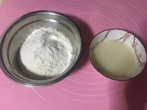 酵母融化在水里