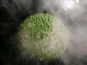 豌豆煮熟了。