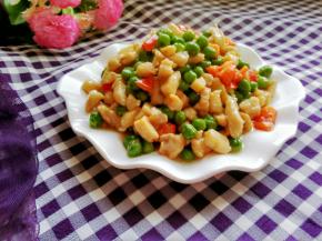 盛入盘中，可以美美的享用了。