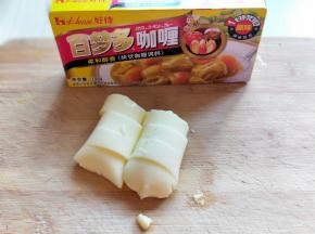 日本豆去皮，切片。