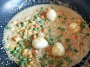 大火烧开立即转小火。