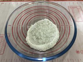 过筛好一次性倒进料理盆备用