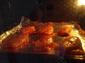 8.	烤箱预热，上下火，190度，烤30分钟左右。