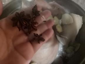 加入大料，花椒。