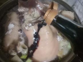 加入生抽，老抽。