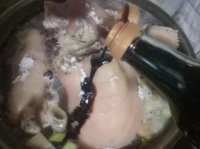 加入生抽，老抽。