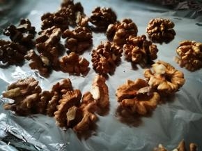 放入烤盘 120℃烤制5分钟