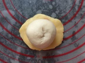 面团放上去