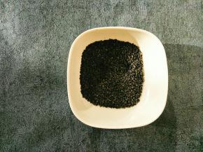 黑芝麻洗净晾干