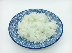 米饭一碗。