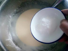 放泡打粉搅均匀