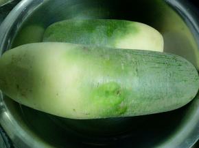 萝卜洗净控干水分