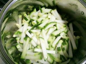 拌匀，腌两三个小时