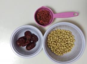 准备好所需要的食材.