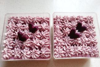 最后有多余的紫薯，可以用模具刻两个小爱心摆上去，接着就可以自由“咔嚓”啦！