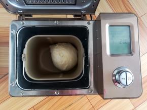 发酵完成后面包机自动排气