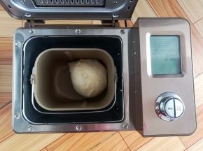 发酵完成后面包机自动排气