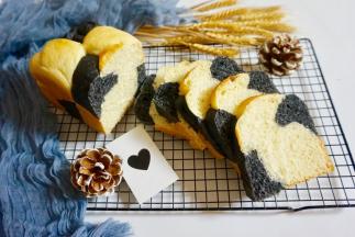 脱模后放凉，切片。