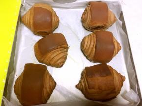 烤箱预热180度，入烤箱170度烤30分钟，出炉凉透