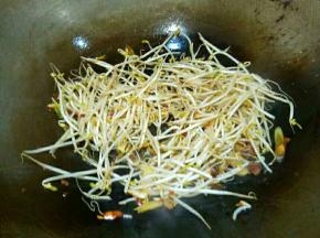 翻炒片刻