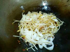 翻炒片刻