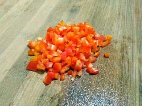 大红椒切丁