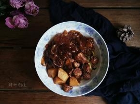 肉肉好香，吃不到肥肉不油腻，但是还有油脂的滋养，瘦肉不干不柴。