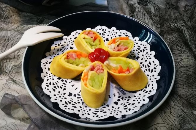 鸡蛋蔬菜卷
