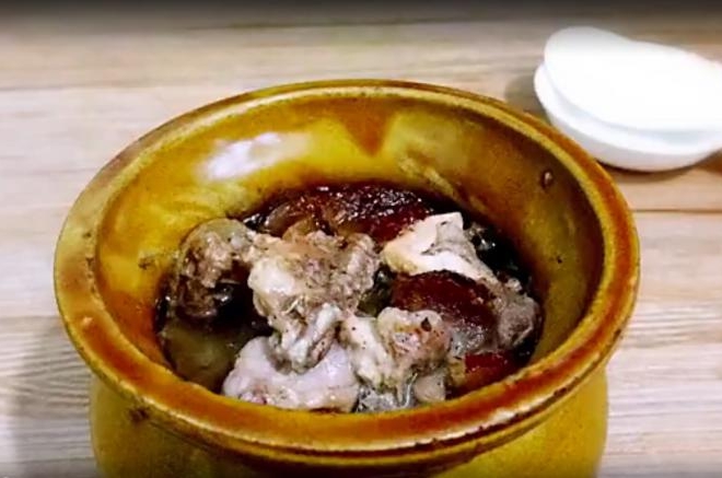 红枣蒸鹌鹑