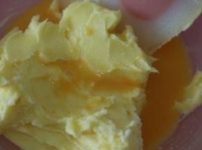 倒入鸡蛋液