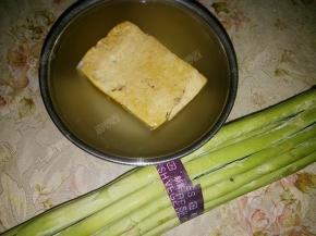 原材料：香干、芦笋。