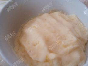 揉成光滑的粉团