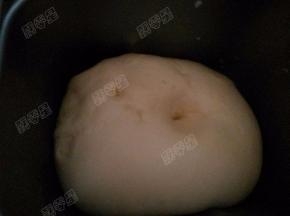 室温发酵一小时，至2.5倍大