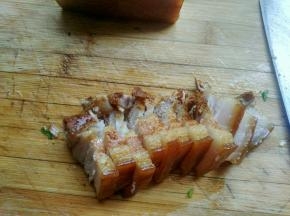 切肉，太香了。