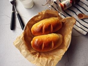 做好的蛋糕取出晾凉放入保鲜袋保存，因为有培根，所以尽快在24小时内食用完毕