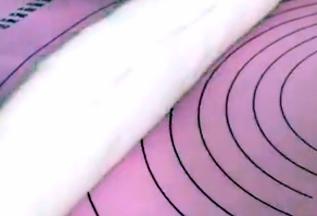 将醒好的面团揉搓排气，搓成长条