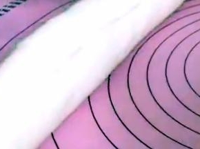 将醒好的面团揉搓排气，搓成长条