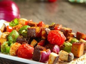 出炉的时候撒黑胡椒碎、孜然粉即可食用