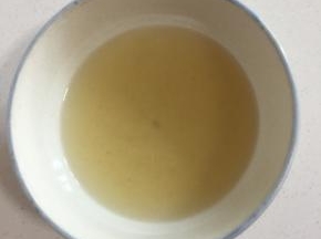晾凉后，把葱姜蒜花椒水过滤出来备用！
