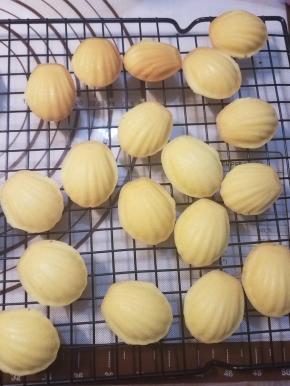 放到晾晒网上至手温就可以食用了。