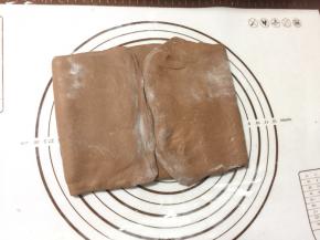 左右两边各向中间折叠