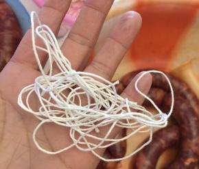 准备好棉线，灌肠工具