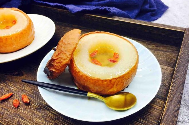 冰糖枸杞烤皇冠梨