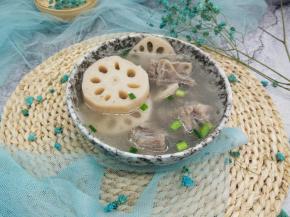 味道浓郁，莲藕软糯，清淡不油腻。