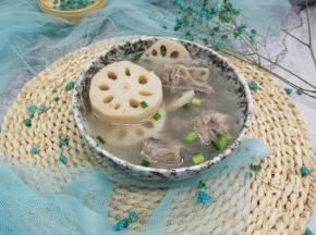 味道浓郁，莲藕软糯，清淡不油腻。