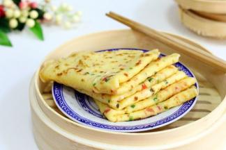 和家人一起享用好吃的胡萝卜鸡蛋煎饼吧。