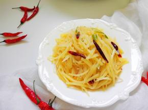 清淡爽口，酸辣开胃。