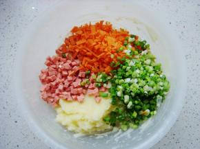 放入土豆泥中。