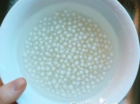 将西米捞出过冷水