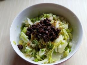 再加入海鲜酱。